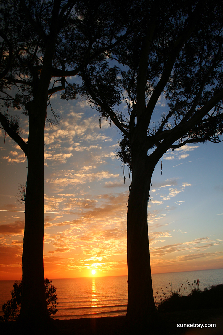 %_tempFileNamesunsetray.com%2012-29-2008%209-51-32%20AM%